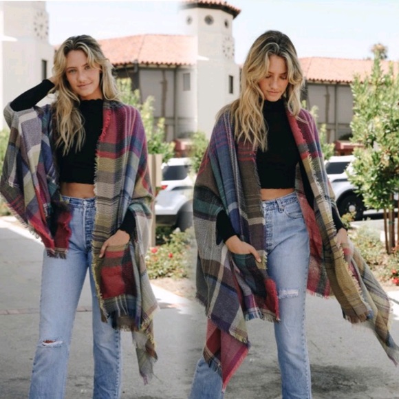 Last 1 New Plaid Poncho Ruana w/pockets - Picture 2 of 4